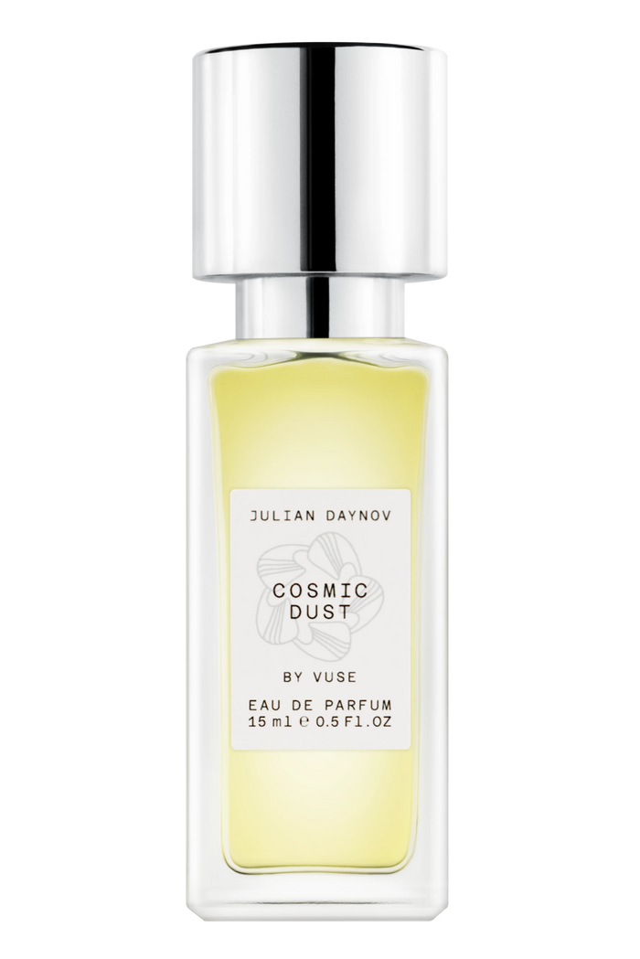 Parfum-Still-Life: Eau de Parfum Flakon vor hellem Hintergrund 